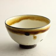 w4452-50-1 φ12.0x6.8生成り縁鉄釉水玉ご飯茶碗