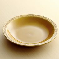 y4308-90-1 φ21.5x3.1薄茶縁唐草模様スープ皿